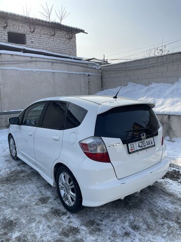 возьму в аренда авто для такси бишкек: Honda Fit: 2009 г., 1.5 л, Автомат, Бензин, Хэтчбэк