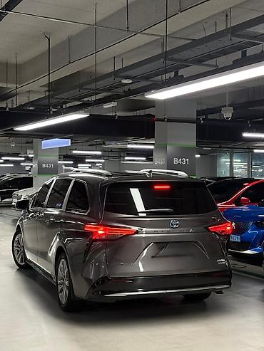 Toyota: Toyota Sienna: 2021 г., 2.5 л, Вариатор, Гибрид, Минивэн — 5