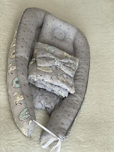 детское одеяло пэчворк: Гнездо 3в1 
Подушкаодеяло,гнездо
В отличном состоянии