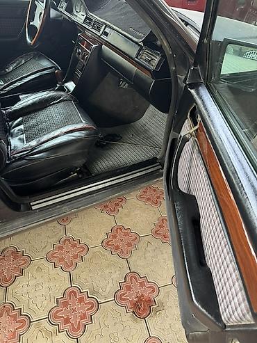 бмв х5 продаю: Mercedes-Benz W124: 1991 г., 2.3 л, Механика, Бензин, Седан — 5
