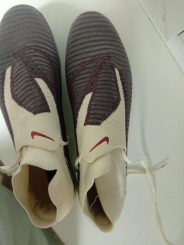 Футбольные бутсы Nike Phantom, размер 43. Модель выполнена в высоком — 5