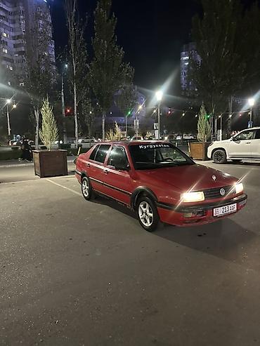 Volkswagen Vento: 1992 г., 1.8 л, Механика, Бензин, Седан at lalafo.kg Volkswagen Vento: 1992 г., 1.8 л, Механика, Бензин, Седан