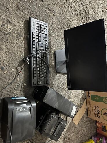 irşad planşetlər: Bu dəstə monitor, klaviatura, printer və iki güc təchizatı bloku
