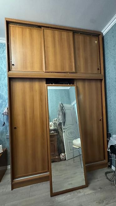 Mebel: İşlənmiş, 3 qapılı, Güzgülü, Qəhvəyi, Taxta, Kupe, Künc dolab — 3