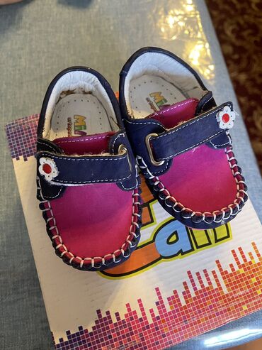 Детская обувь: Продаю новые кожаные ортопедические ботиночки на девочку. Размер 20. С