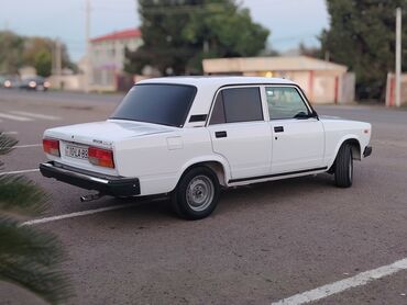 диски на зимнюю резину хендай элантра 2006: VAZ 2107, ağ rəng, sedan kuzov. Arxa ötürücülü, mexaniki sürətlər
