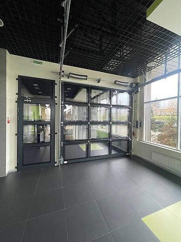 Секционные ворота: Алюминиевые, Автоматические, Длина: 10 м, Alutech, Для гаража, Для частного дома, Для автомойки, Оптом, Новый, Бесплатная установка — 4