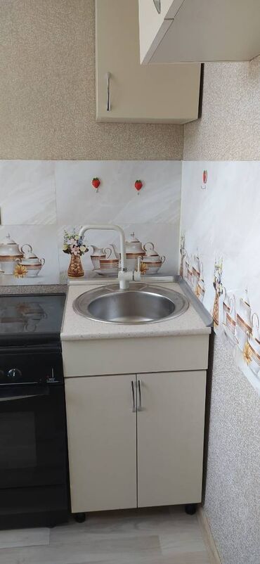 Uzunmüddətli kirayə mənzillər: Hövsanda yerləşən binanın 4-ci mərtəbəsində 1 otaqlı mənzil kirayə — 9