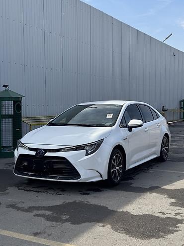 Toyota: Toyota Corolla: 2023 г., 1.8 л, Вариатор, Гибрид, Седан — 1