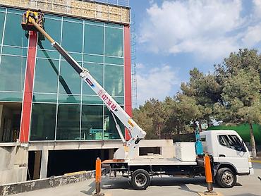 yeni il səkilləri cəkmək: Balaca kran avtokran sebet kran — 3