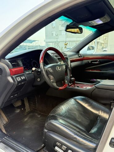 Lexus: Lexus LS: 4.6 l | 2009 il Sedan — 8