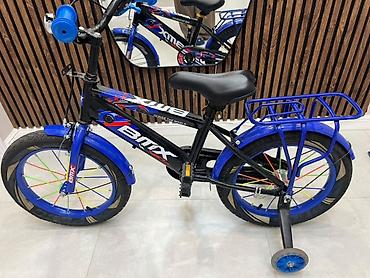 Детский велосипед BMX в черно-синем цвете. Яркий и практичный вариант