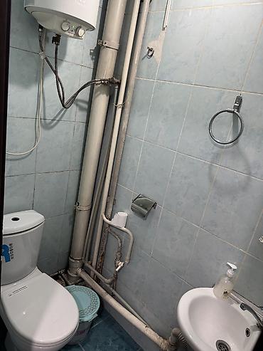 квартира за 50000 долларов: 3 комнаты, 65 м², Анар мкр., 106 серия, 3 этаж, Старый ремонт — 7