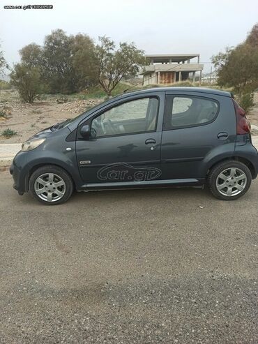 Peugeot 107: 1.4 l. | 2007 έ. 169000 km. Χάτσμπακ