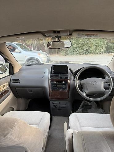 mini v: Toyota Ipsum: 2001 г., 2 л, Автомат, Бензин, Минивэн — 7