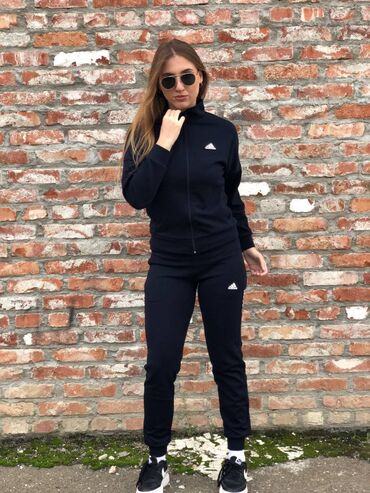 Gornji i donji deo: Adidas ženska trenerka

Novo
Pamuk scuba
Veličine s m l xl 2xl — 10