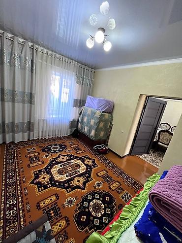 Продажа коттеджей и домов: Продаю дом 5 комнат, с ремонтом 100 кв. м, в центре г. Орловка. Уч — 18