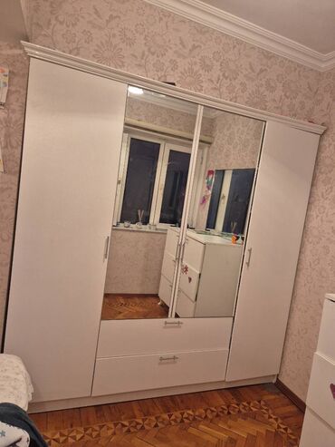 taxt sfaner: İşlənmiş, Açılan, 4 qapılı Düz dolab, Qarderob, paltar dolabı, Azərbaycan