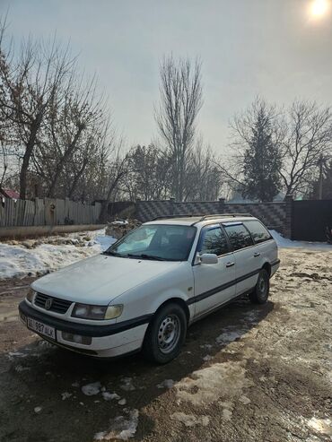 Volkswagen: Volkswagen Passat: 1994 г., 1.8 л, Механика, Бензин, Универсал