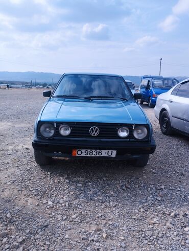 срочно продаю пассат: Volkswagen Golf: 1988 г., 1.8 л, Механика, Бензин, Хэтчбэк