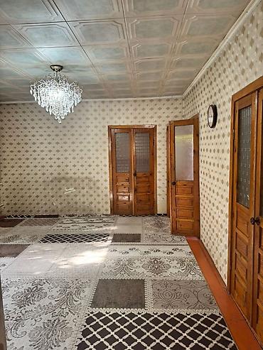 Продажа коттеджей и домов: Продаётся жилой дом с просторной планировкой. - Большая кухня с — 8