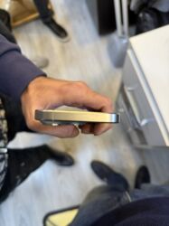 Apple iPhone: IPhone 15 Pro, 256 GB, Natural Titanium, Face ID — 8