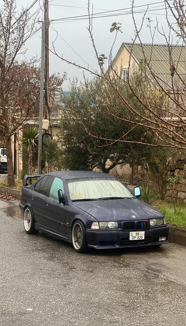 BMW: Marka: BMW Model: E36 Buraxilis ili: 1996 Yürüs: 485.000 km Süret — 2
