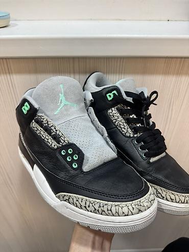 Кроссовки и спортивная обувь: Продаю б/у джордан 3 ОРИГИНАЛ ОРИГИНАЛ размер 43 без стелек шнурки — 1