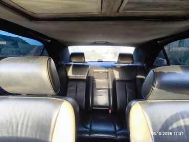 Mercedes-Benz: Mercedes-Benz E-Class: 2.3 l | 1995 il Sedan — 20