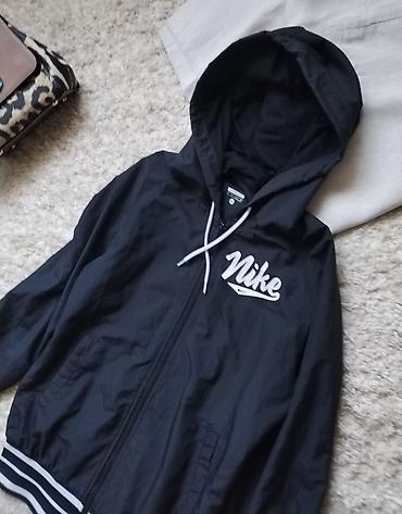 versace ranac: NIKE suskava jakna u velicini XS. Boja crna sa belim natpisom brenda — 6