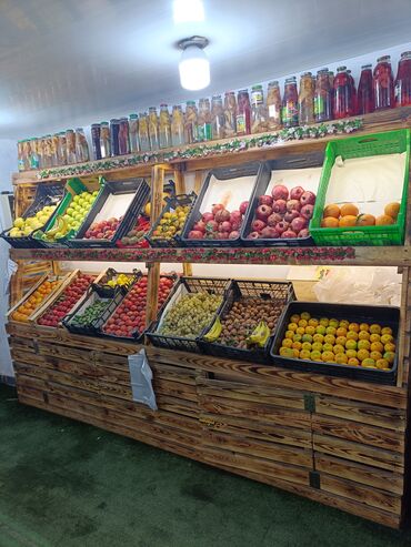 Bal: Meyvə-tərəvəz köşkü – geniş çeşid Təbii, mövsümi meyvə və