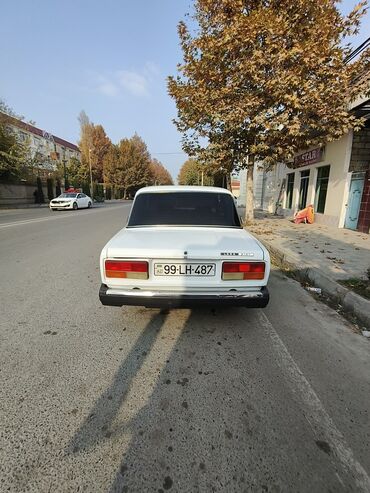 VAZ (LADA): VAZ 2107, ağ rəng, AZ dövlət nömrə nişanı 99-LH-487. Xüsusiyyətlər: - -da lalafo.az — 4 VAZ (LADA): VAZ 2107, ağ rəng, AZ dövlət nömrə nişanı 99-LH-487. Xüsusiyyətlər: - — 4