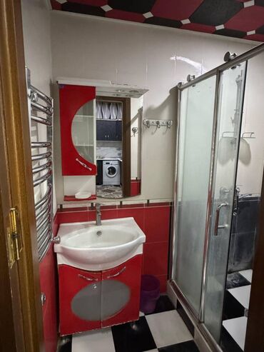 Uzunmüddətli kirayə mənzillər: 9 mkr,Köhnə favorit marketin üstündə, 18 mərtəbənin,17-ci — 8