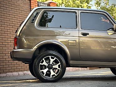 кпп нива: ВАЗ (ЛАДА) 4x4 Нива: 2022 г., 1.7 л, Механика, Бензин, Внедорожник — 9