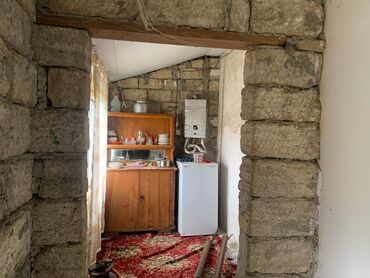 Həyət evləri və villaların satışı: Qaz, isiq, su vif her bir səraiti var Senedler tam qaydasındadı senede — 11