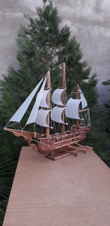 Гладильные доски: Фигура, Дерево, цвет - Коричневый