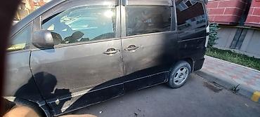 Транспорт: Toyota Voxy: 2004 г., 2 л, Автомат, Бензин, Минивэн — 4