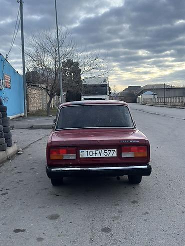 VAZ (LADA): VAZ 2107 sedan - Korpus: 4 qapılı sedan, tünd qırmızı rəng, klassik — 3