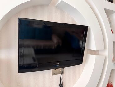 Телевизор Samsung 82"