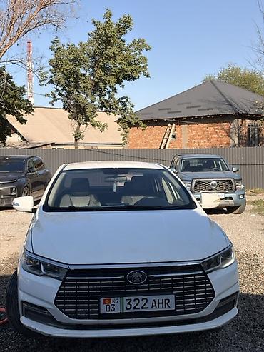 BYD Qin: 2021 г., Вариатор, Седан