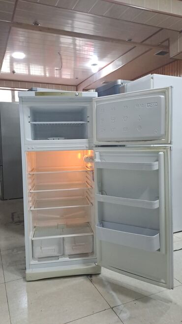 Кухонные вытяжки: 2 двери Indesit Холодильник Продажа
