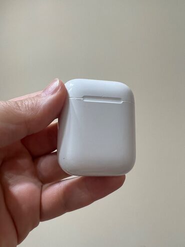 аудио конвертер: Б/у Беспроводные (Bluetooth) Наушники, Apple, цвет - Белый