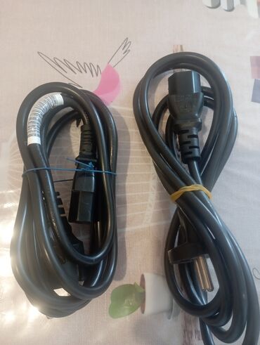 komputer kabel: Kompüter kabellər satılır biri 3m, 2 ədəddir