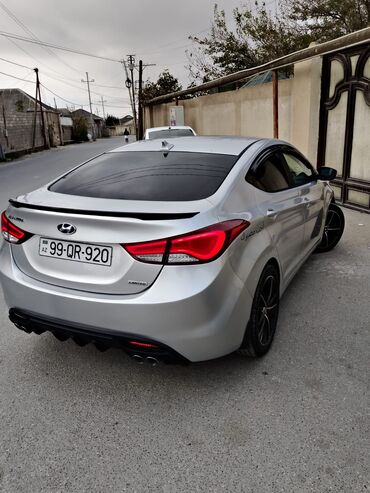 Hyundai: Hyundai Elantra: 1.8 l | 2012 il Sedan — 6