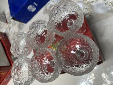 замороженная малина: Набор из шести стеклянных креманок с рельефным узором, имитирующим