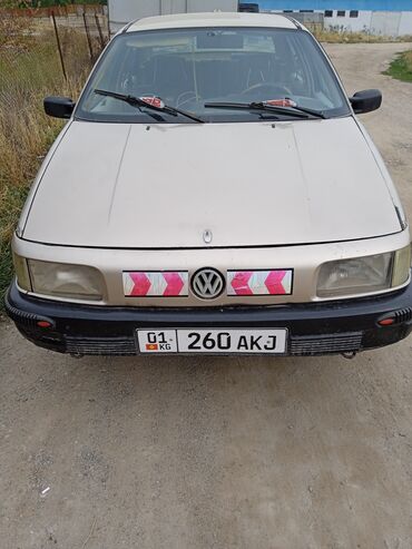 багаж на пассат: Volkswagen Passat: 1989 г., 1.8 л, Механика, Бензин, Седан