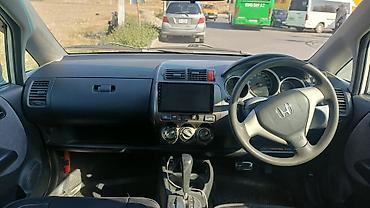 82 2: Honda Fit: 2002 г., 1.3 л, Автомат, Бензин, Хэтчбэк — 3