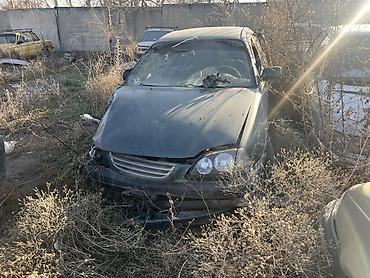 hongqi e: Toyota Avensis: 2000 г., Механика, Бензин — 4