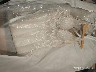 Toy paltarları və aksesuarları: Gəlinlik. Əl işidi. Izmirdən alınıb. Incim Moda evi. 500 euro 💶 ya — 2