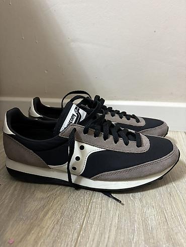 Мужские кроссовки, 40, Saucony, Новый, цвет - Черный, Самовывоз at lalafo.kg Мужские кроссовки, 40, Saucony, Новый, цвет - Черный, Самовывоз